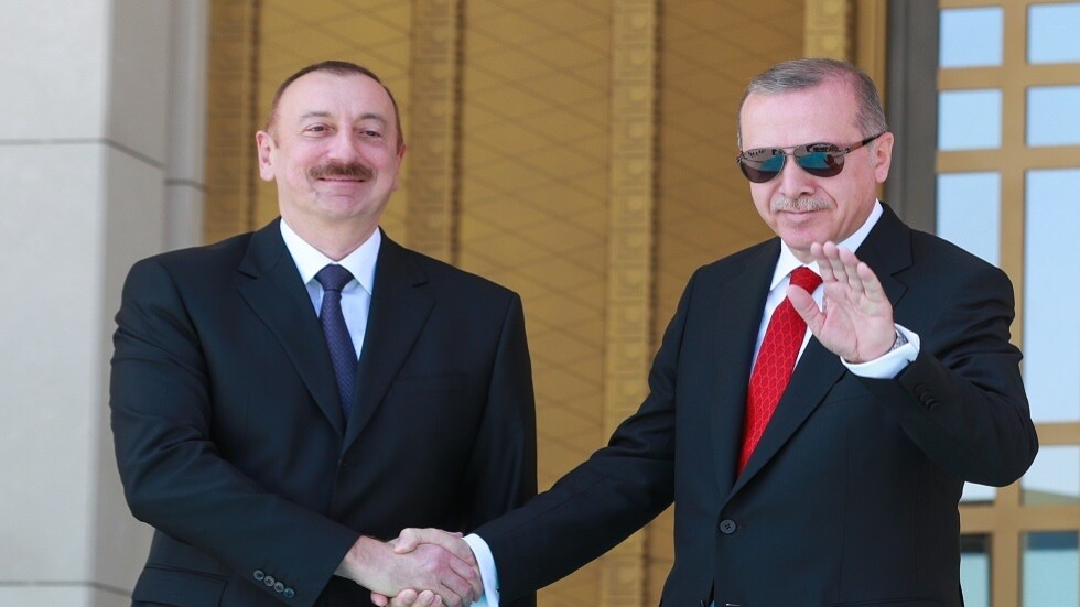 علييف يطلع أردوغان على نتائج قمته مع باشينيان