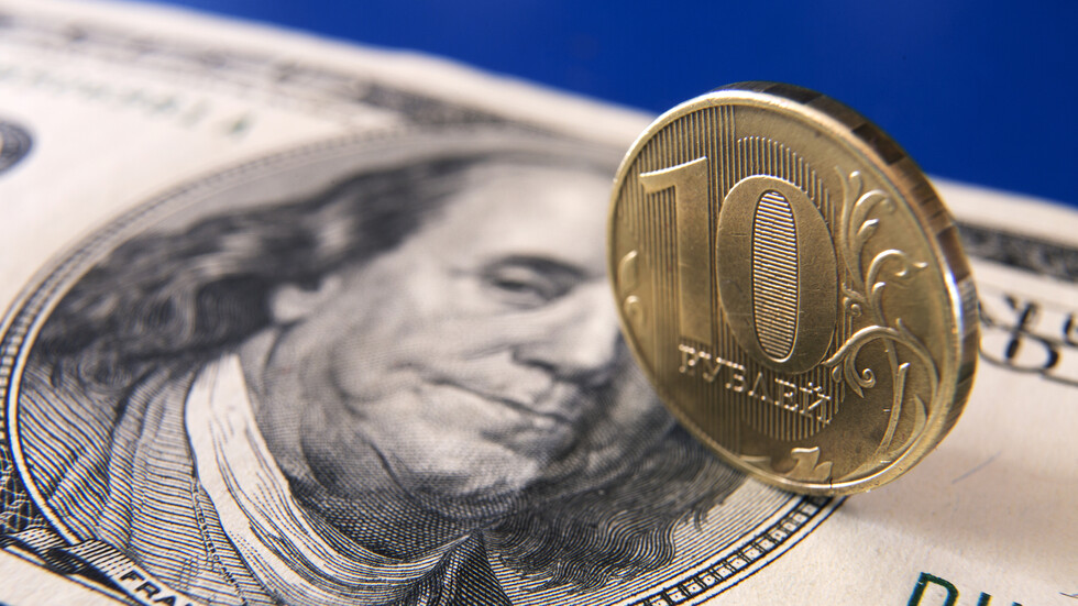 المالية الروسية تعلن قرارا سيؤثر على سعر صرف العملات