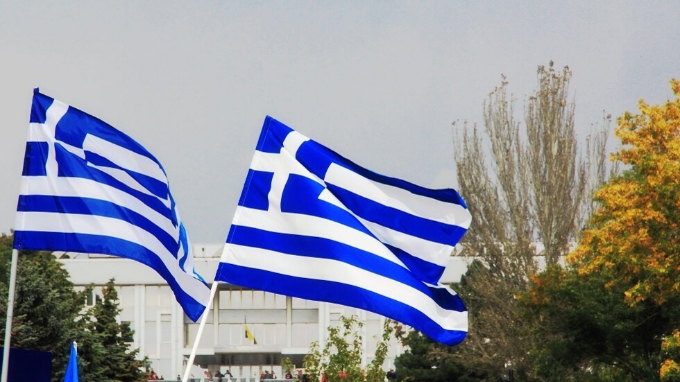 وزير الدفاع اليوناني يقر بأن بلاده أرسلت أسلحة جديدة إلى أوكرانيا