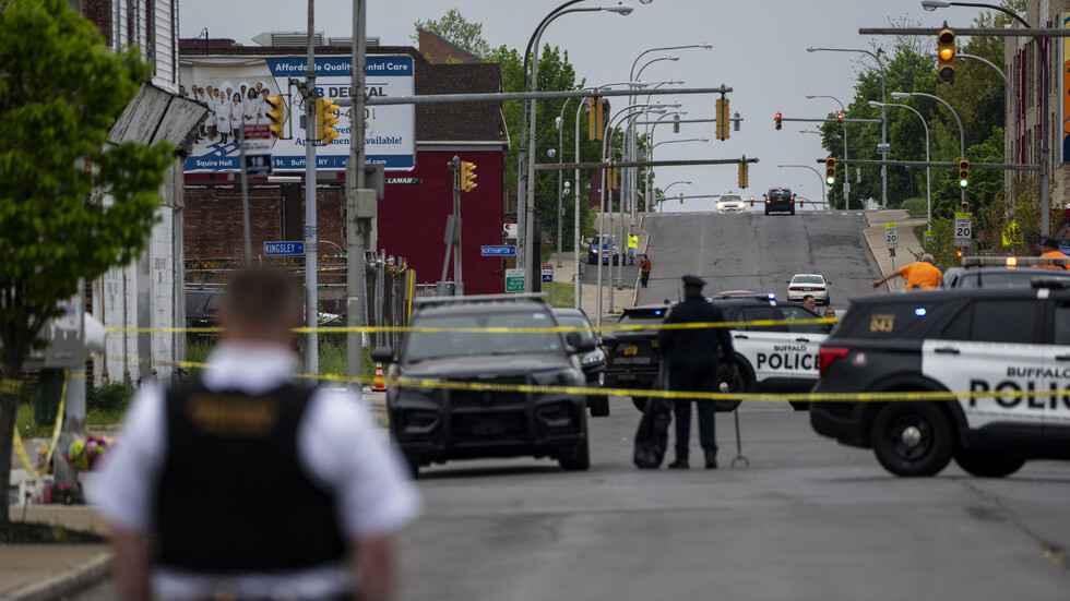 مقتل 14 طفلا في هجوم مسلح بمدرسة بولاية تكساس الأمريكية ومقتل المنفذ