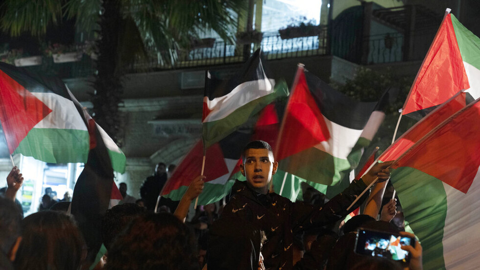بعد رفع الأعلام الفلسطينية.. ليبرمان يسعى لتقليص ميزانية جامعة بن غوريون