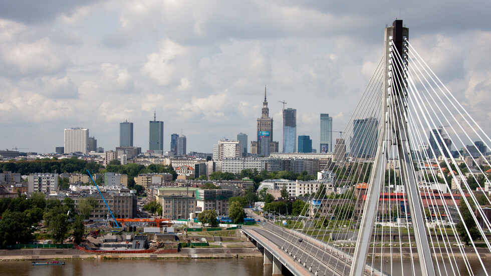 بولندا تتراجع عن