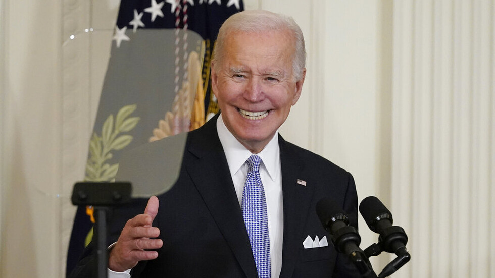 وسائل إعلام: بايدن أظهر عدم كفاءته فيما يخص الوضع في أوكرانيا