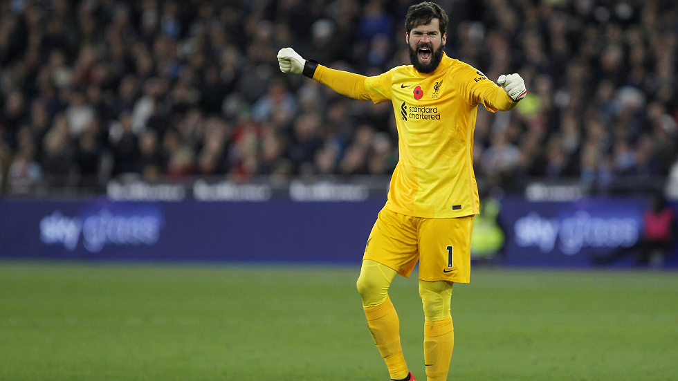 الضربة الرأسية التاريخية للحارس أليسون.. لولاها لما وصل ليفربول إلى نهائي اليوم (فيديو)