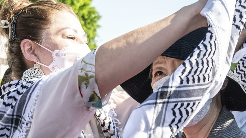 خروج "الملكة الحمراء" لـ"الجيش الأحمر" الياباني من السجن يثير تفاعلا كبيرا