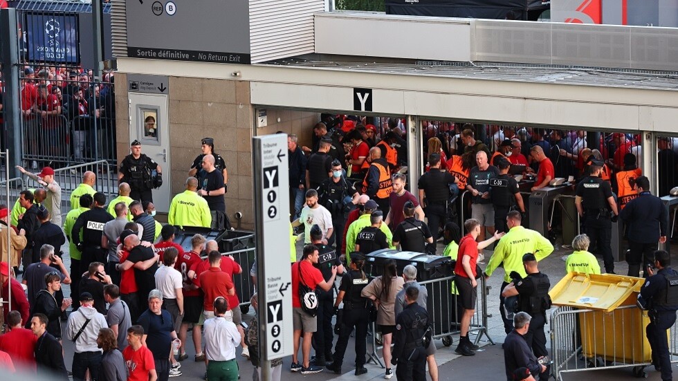 إصابة 7 ضباط من الشرطة  الفرنسية قبل موقعة ليفربول وريال مدريد المثيرة