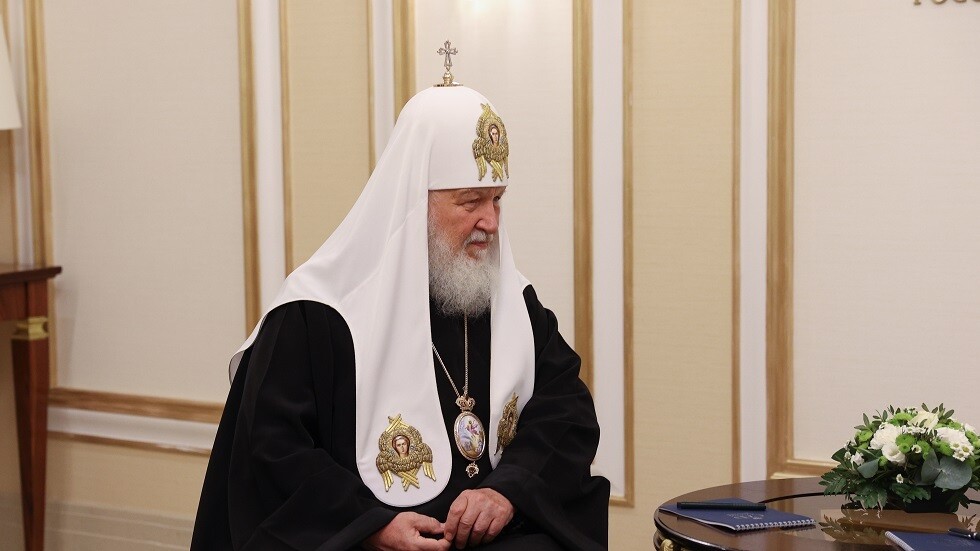 بوريل لا يستبعد فرض عقوبات من الاتحاد الأوروبي على البطريرك كيريل
