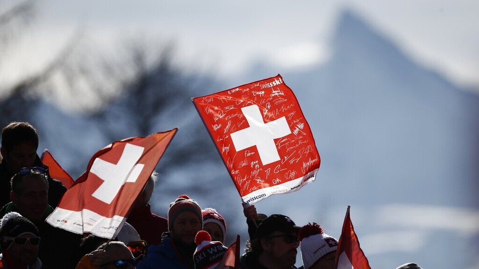 سويسرا تكشف تفاصيل إدخال سيف ياباني قديم وباهظ الثمن لأراضيها