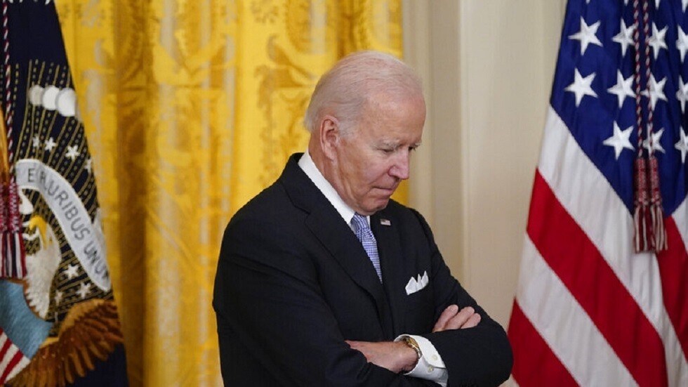 بايدن يعقد اجتماعا "نادرا" مع رئيس الاحتياطي الفيدرالي الأمريكي