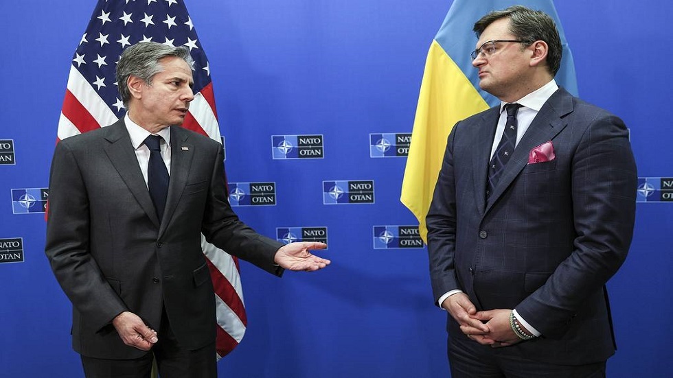 بلينكن ونظيره الأوكراني يناقشان عودة الدبلوماسيين الأمريكيين إلى كييف