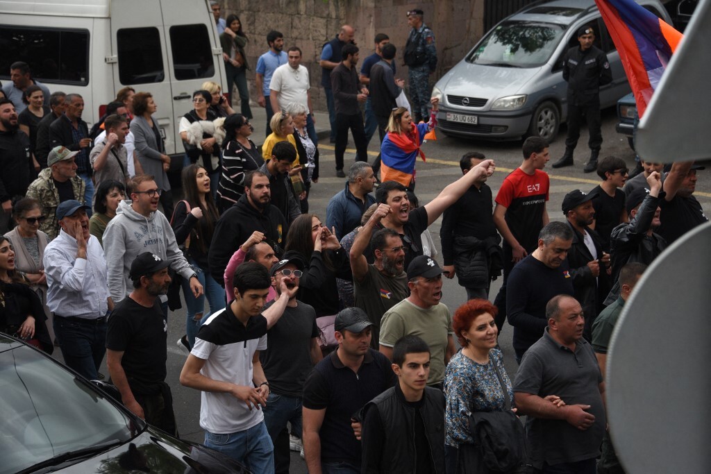 أرمينيا.. إغلاق للطرقات وسط التظاهرات المناهضة للحكومة