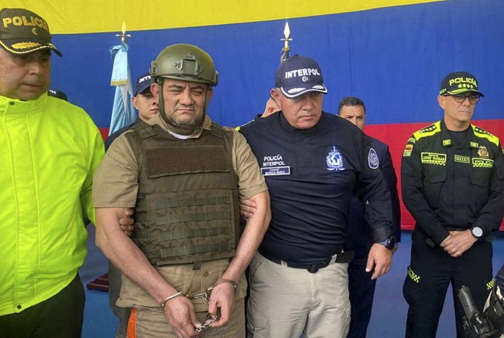 رئيس كولومبيا يعلن تسليم 