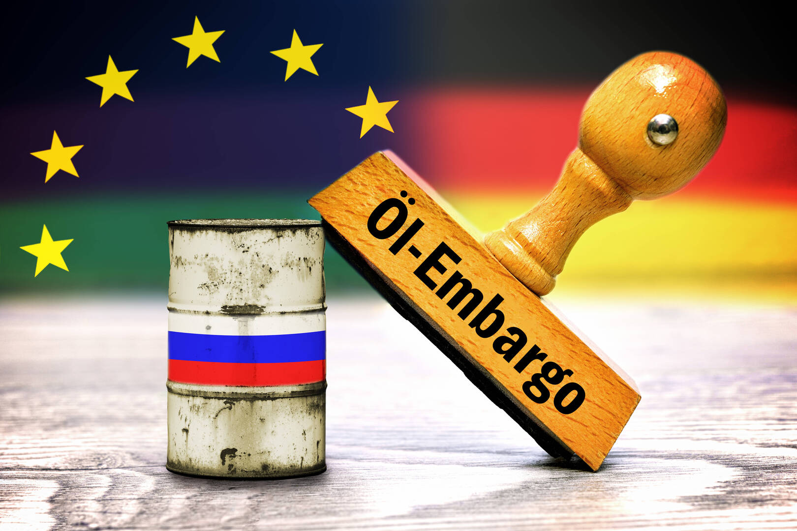 مفوض أوروبي يتحدث عن موعد محتمل لفرض حظر على النفط الروسي