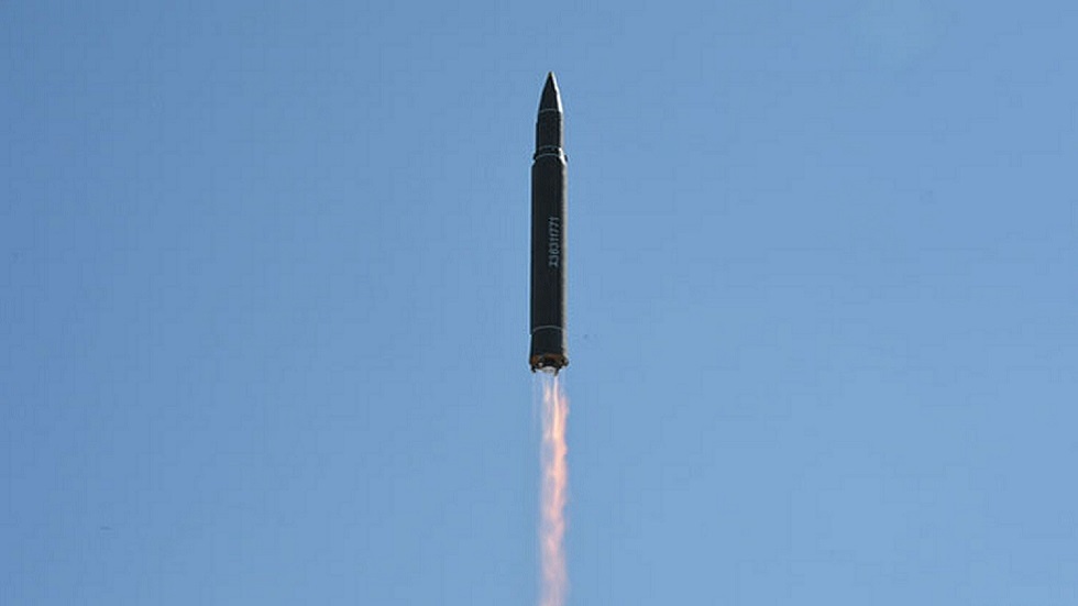 سيئول: كوريا الشمالية أطلقت صاروخا باليستيا من غواصة