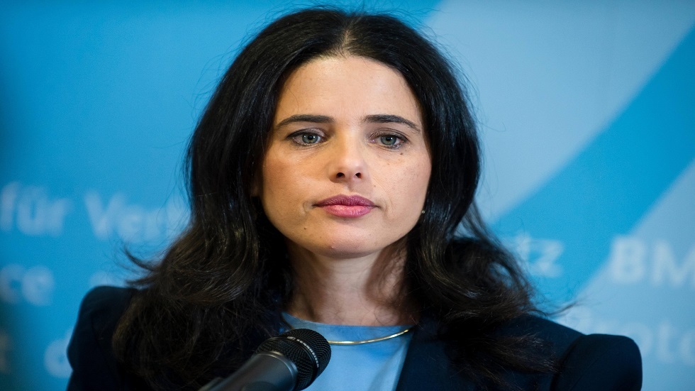 وزيرة الداخلية الإسرائيلية تدعو مواطنيها إلى حمل السلاح
