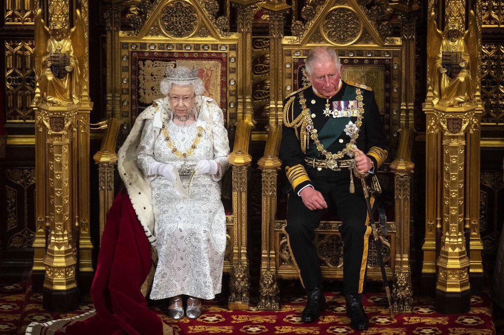 الأمير تشارلز يحضر جلسة افتتاح البرلمان نيابة عن الملكة إليزابيث