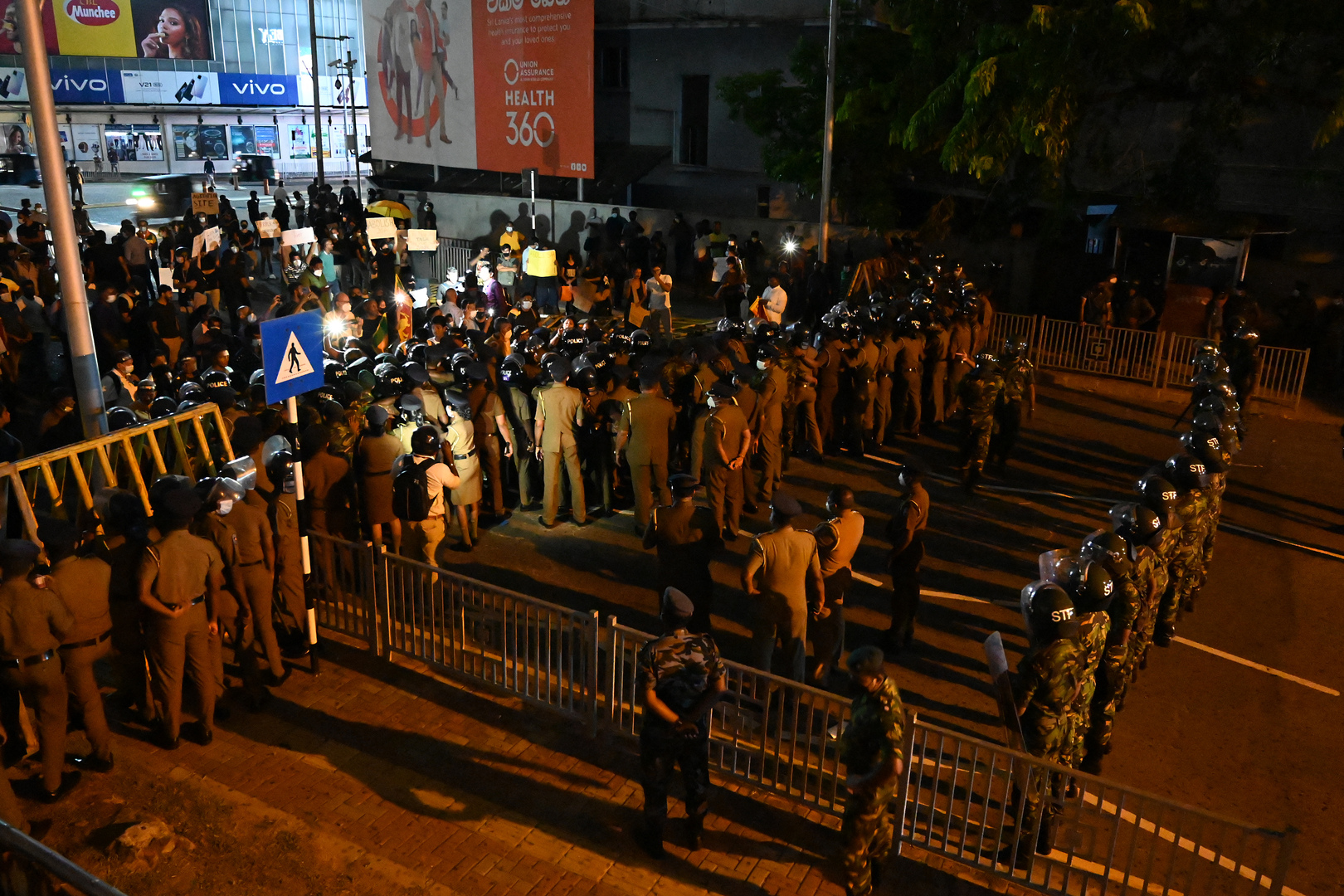 سريلانكا.. تعزيزات أمنية مشددة بعد يوم من احتجاجات تسببت بمقتل خمسة أشخاص