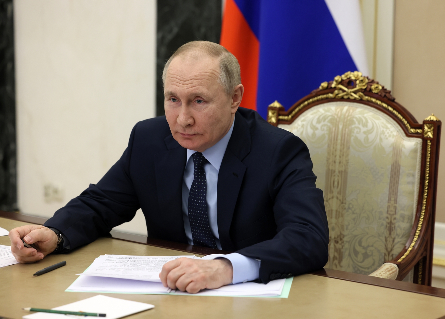 بوتين: العقوبات المفروضة على روسيا تثير أزمة عالمية