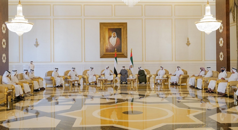 لأول مرة منذ 5 سنوات.. أمير قطر يزور الإمارات لتقديم واجب العزاء في الشيخ خليفة بن زايد (صور)