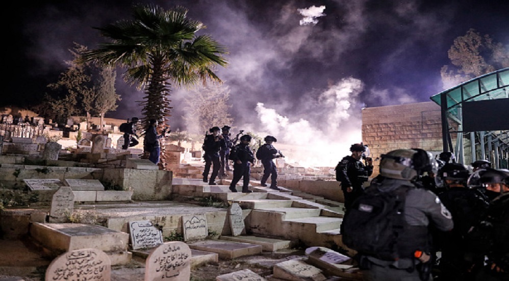الرئاسة الفلسطينية تصف اعتداء القوات الاسرائيلية على جنازة الشريف بـ