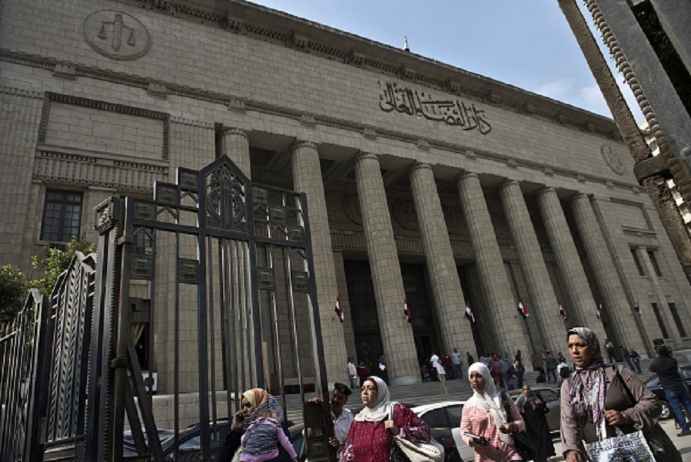 محاولا الانتحار.. متهم يقفز من الطابق الرابع بمحكمة شبين الكوم الإبتدائية في مصر