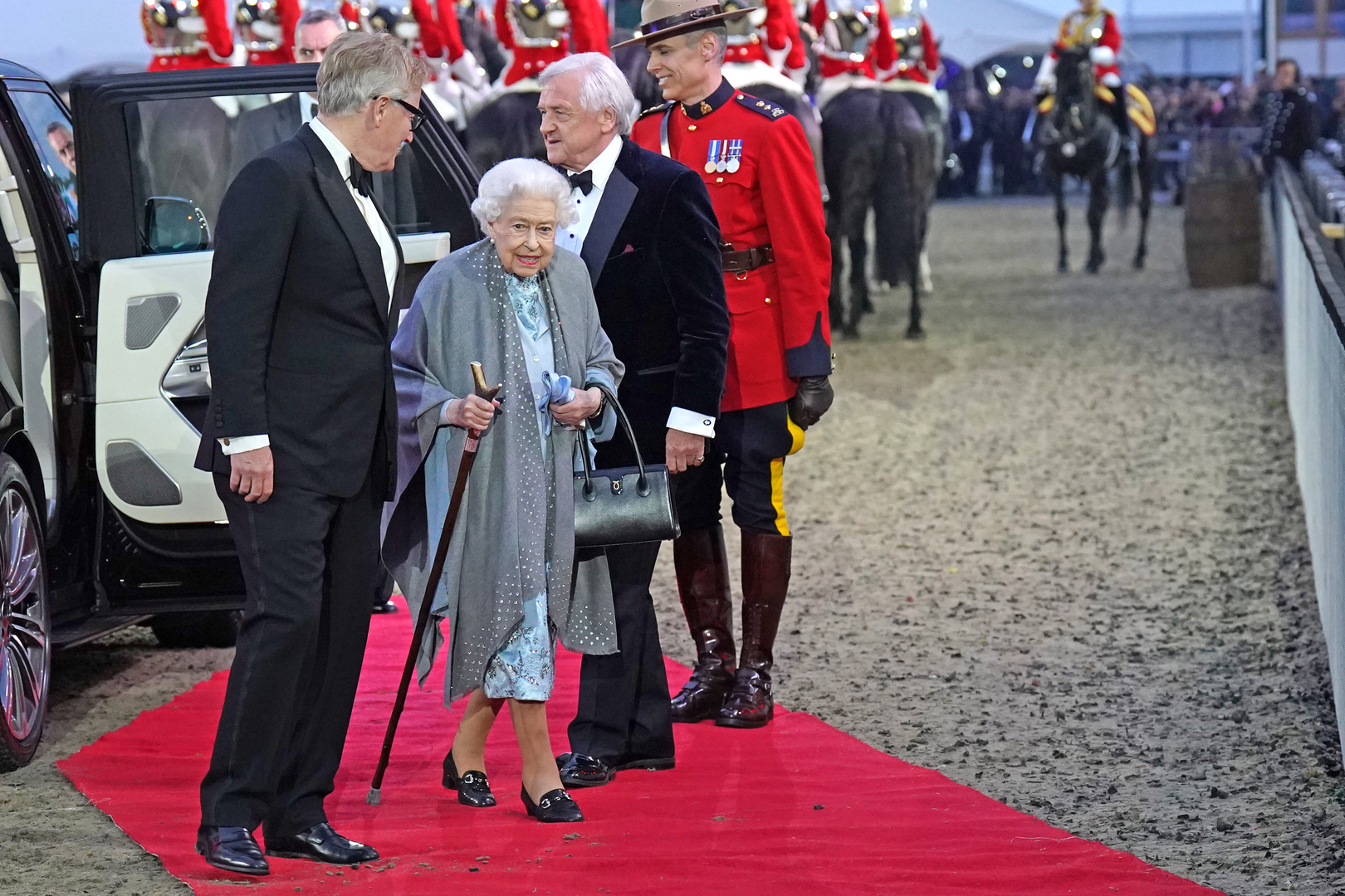 ممثلو الشعوب الأصلية في كندا يطالبون الملكة إليزابيث الثانية بالاعتذار