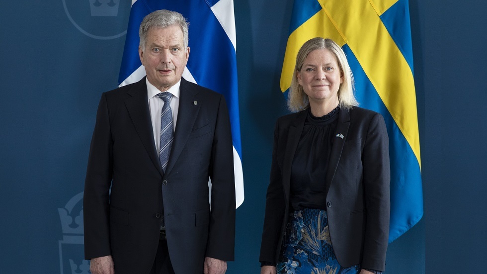فنلندا والسويد تقدمان رسميا طلبات للانضمام إلى حلف شمال الأطلسي 