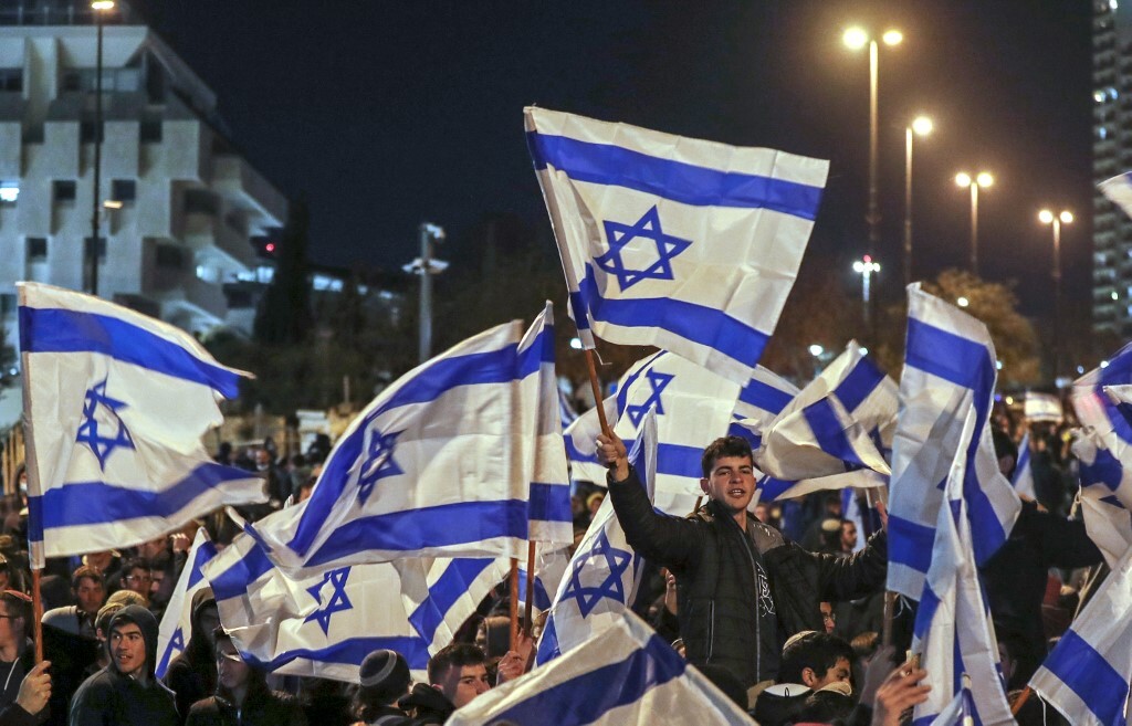 إسرائيل تصادق على مرور مسيرة الأعلام من باب العامود ووزير يرد: 