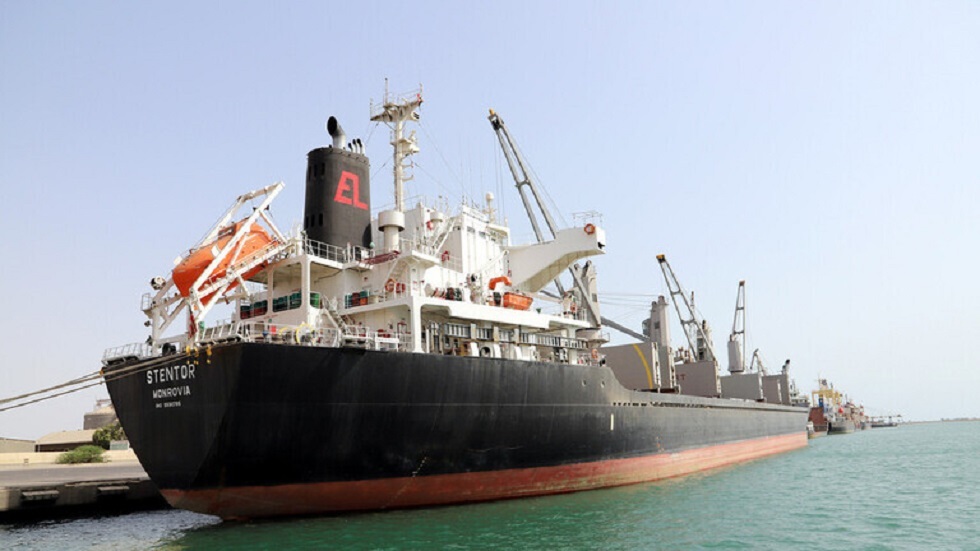 شركة النفط اليمنية: الإفراج عن ناقلة مشتقات نفطية