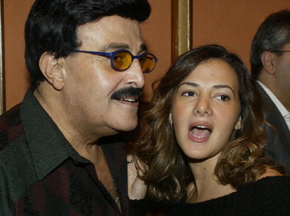 دنيا سمير غانم تحيي أول ذكرى لوفاة والدها