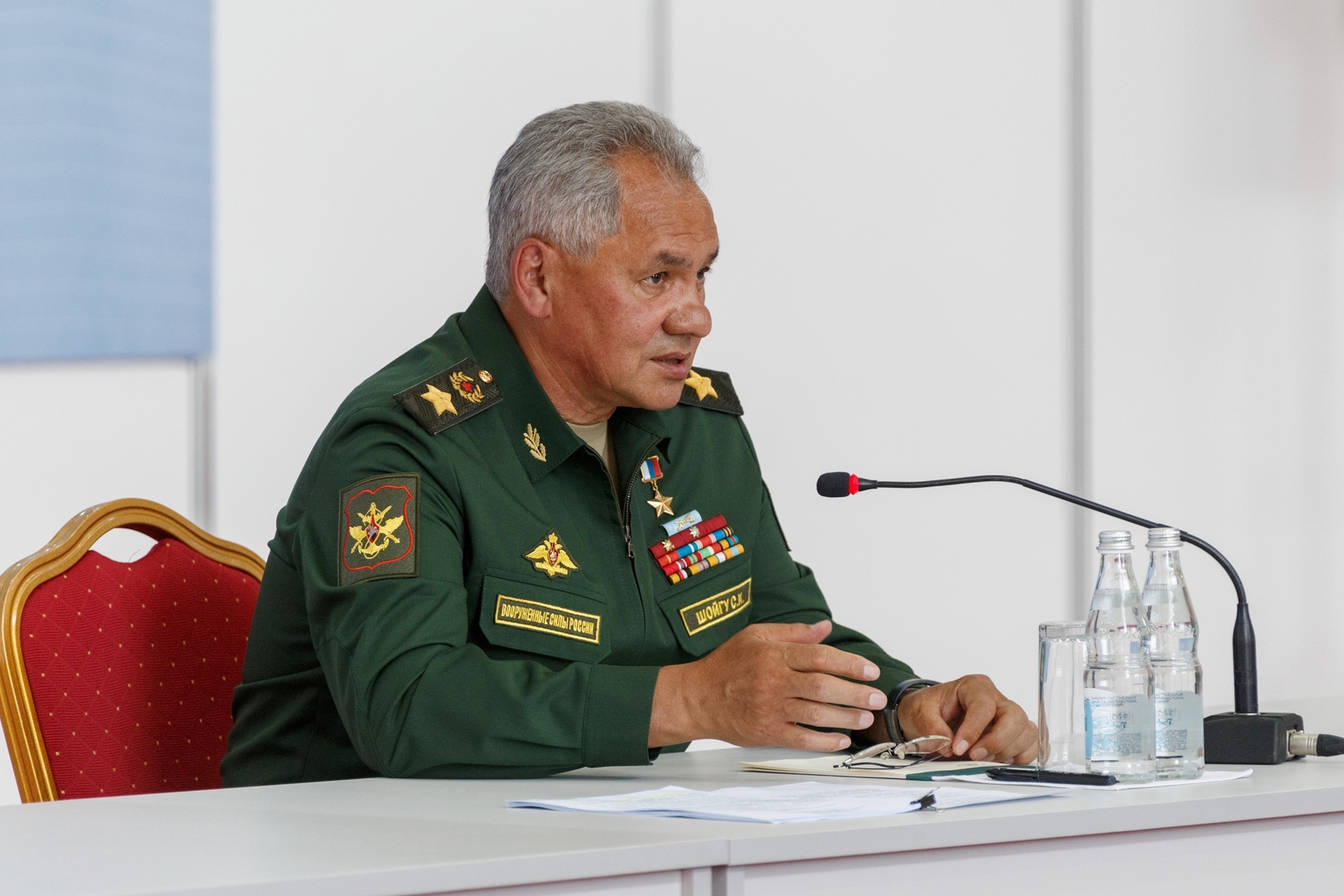 شويغو يعلن تشكيل وحدات عسكرية جديدة على الحدود الغربية لروسيا ردا على 