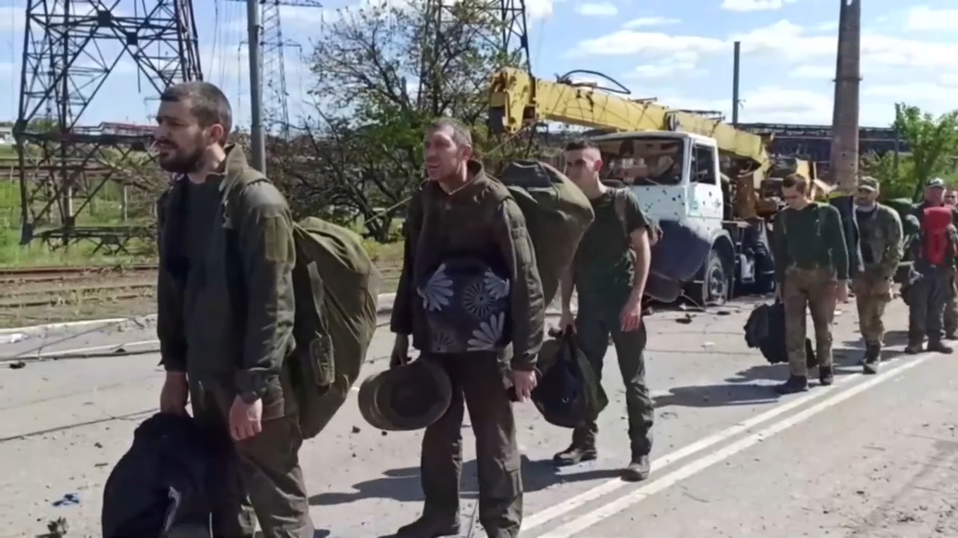 الدفاع الروسية تنشر فيديو لاستسلام آخر مسلحي كتيبة 