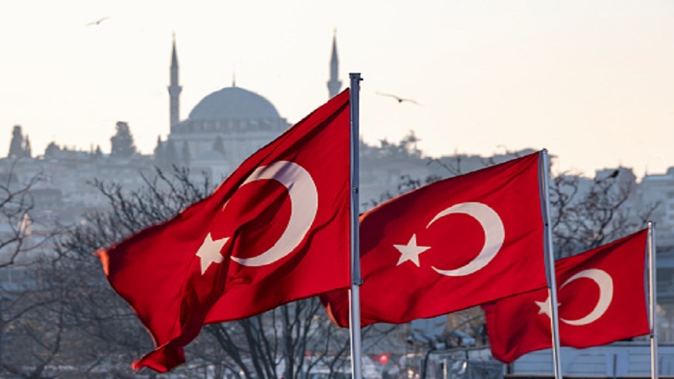تركيا.. تهديد صحفية بعد كشفها عن علاقة بين تجار المخدرات والمخابرات