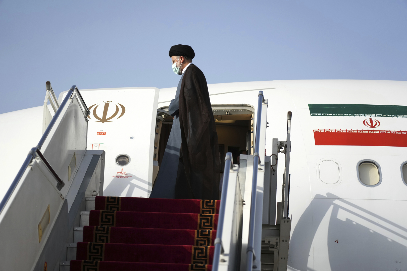الرئيس الإيراني عن زيارته إلى سلطنة عمان: هذه الرحلة مهمة في إطار تطوير سياسة حسن الجوار