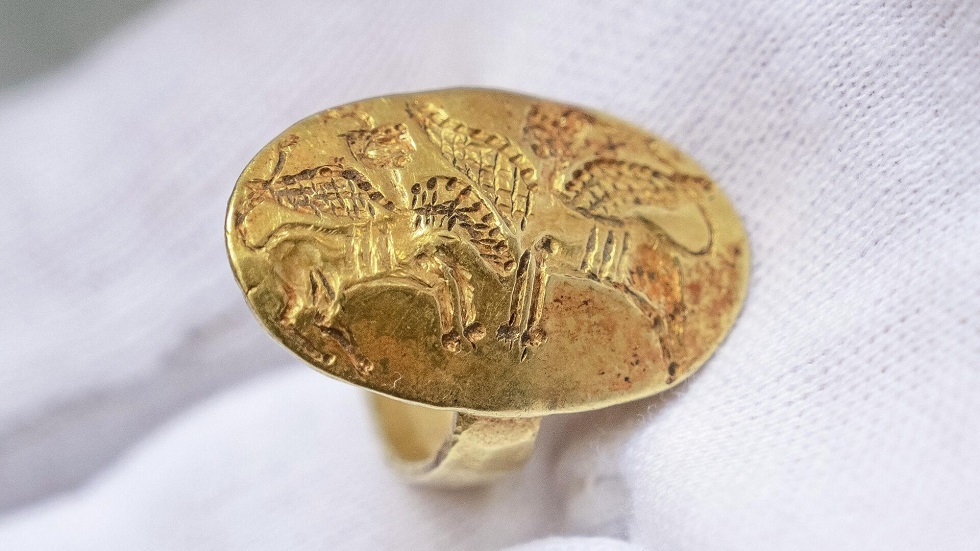 مؤسسة نوبل تعيد خاتم الذهب الموكياني لليونان