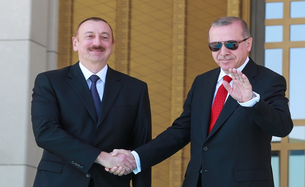 علييف يطلع أردوغان على نتائج قمته مع باشينيان