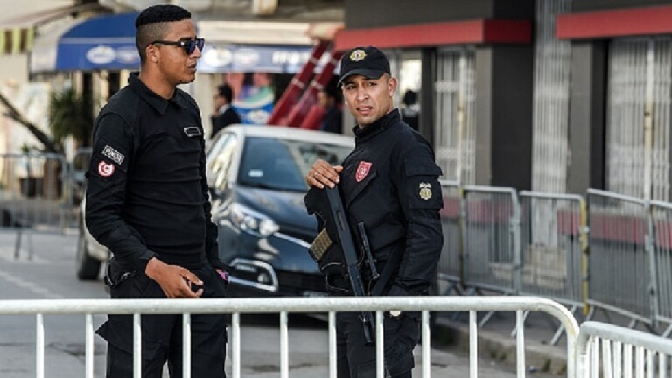 تونس.. القبض على 3 نساء على خلفية قضية بيع طفلة حديثة الولادة