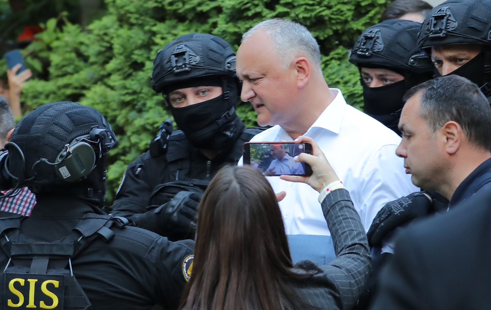 حبس رئيس مولدوفا السابق على ذمة التحقيق في تهم فساد والخيانة العظمى
