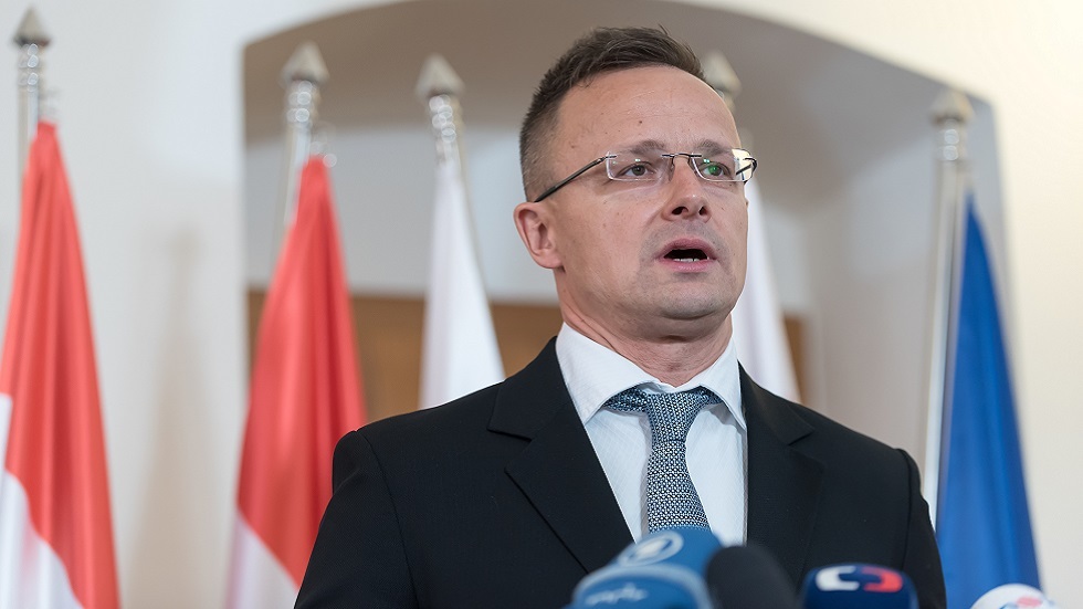 هنغاريا تدعو الاتحاد الأوروبي لرفع مسألة حظر النفط الروسي عن الطاولة