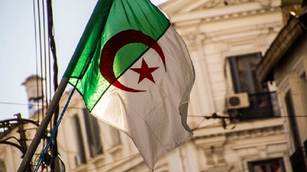 الجزائر.. رفض طلبات رفع الحجز عن ممتلكات رجال أعمال متابعين بقضايا فساد