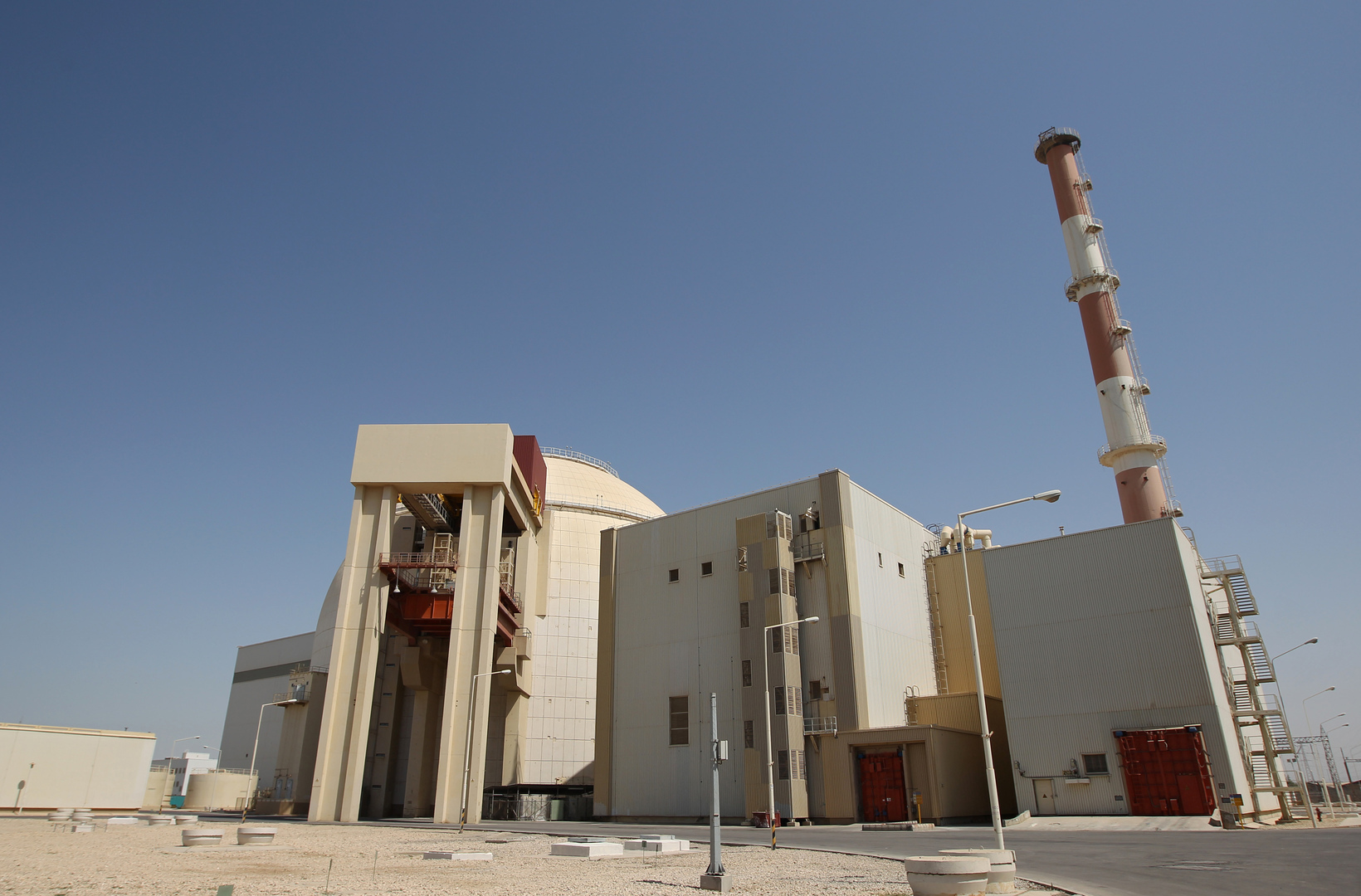 إيران تسد جزءا من دينها أمام روسيا عن بناء محطة بوشهرالكهرذرية