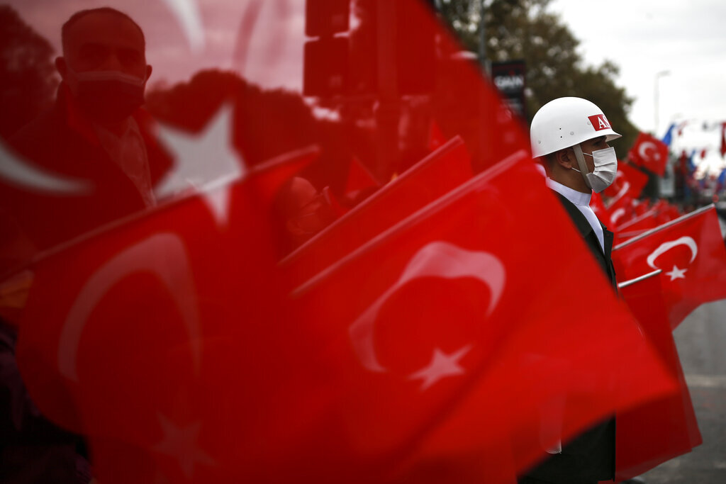 المركزي التركي يبقي سعر الفائدة عند 14%