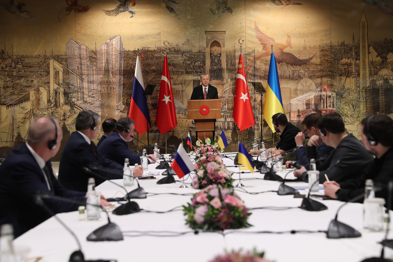 لافروف: المفاوضات مع الجانب الأوكراني في تركيا لم تكن بلا فائدة