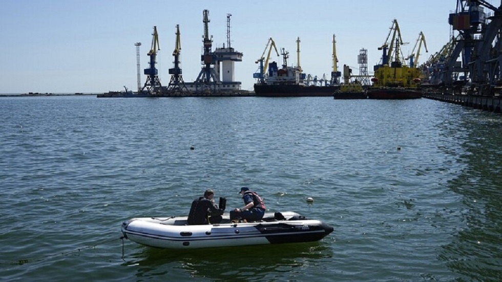 الدفاع الروسية: الممران الآمنان للسفن الأجنبية في البحرين الأسود وآزوف مستمران في العمل