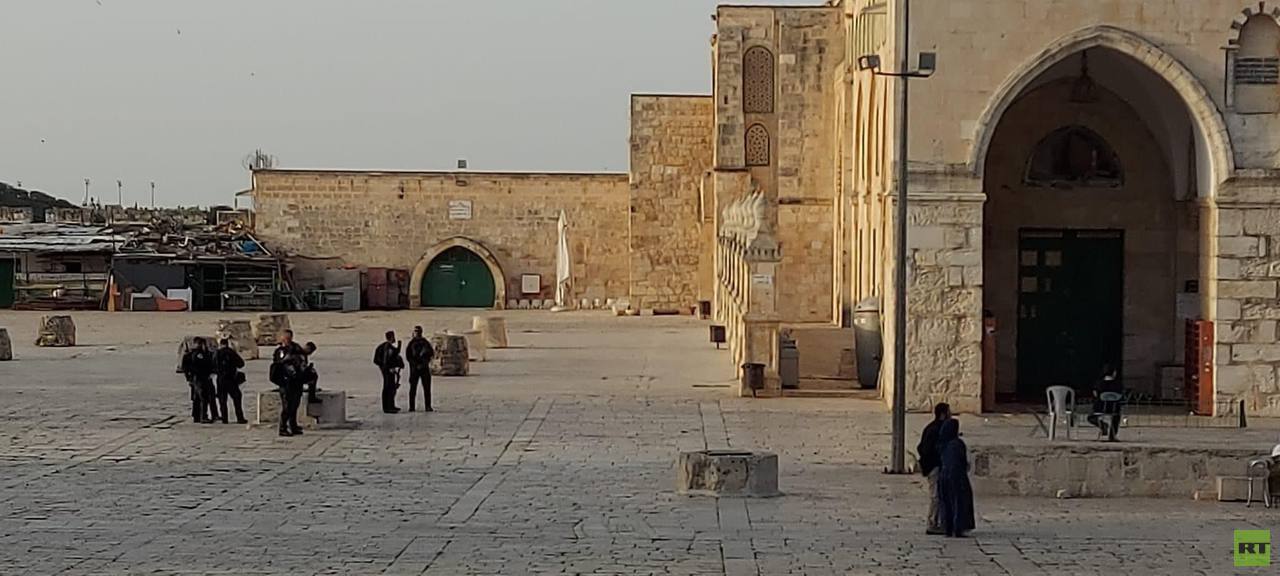مستوطنون إسرائيليون يقتحمون المسجد الأقصى بأفواج والشرطة تعتلي أسطح المصلى القبلي (فيديوهات+ صور)