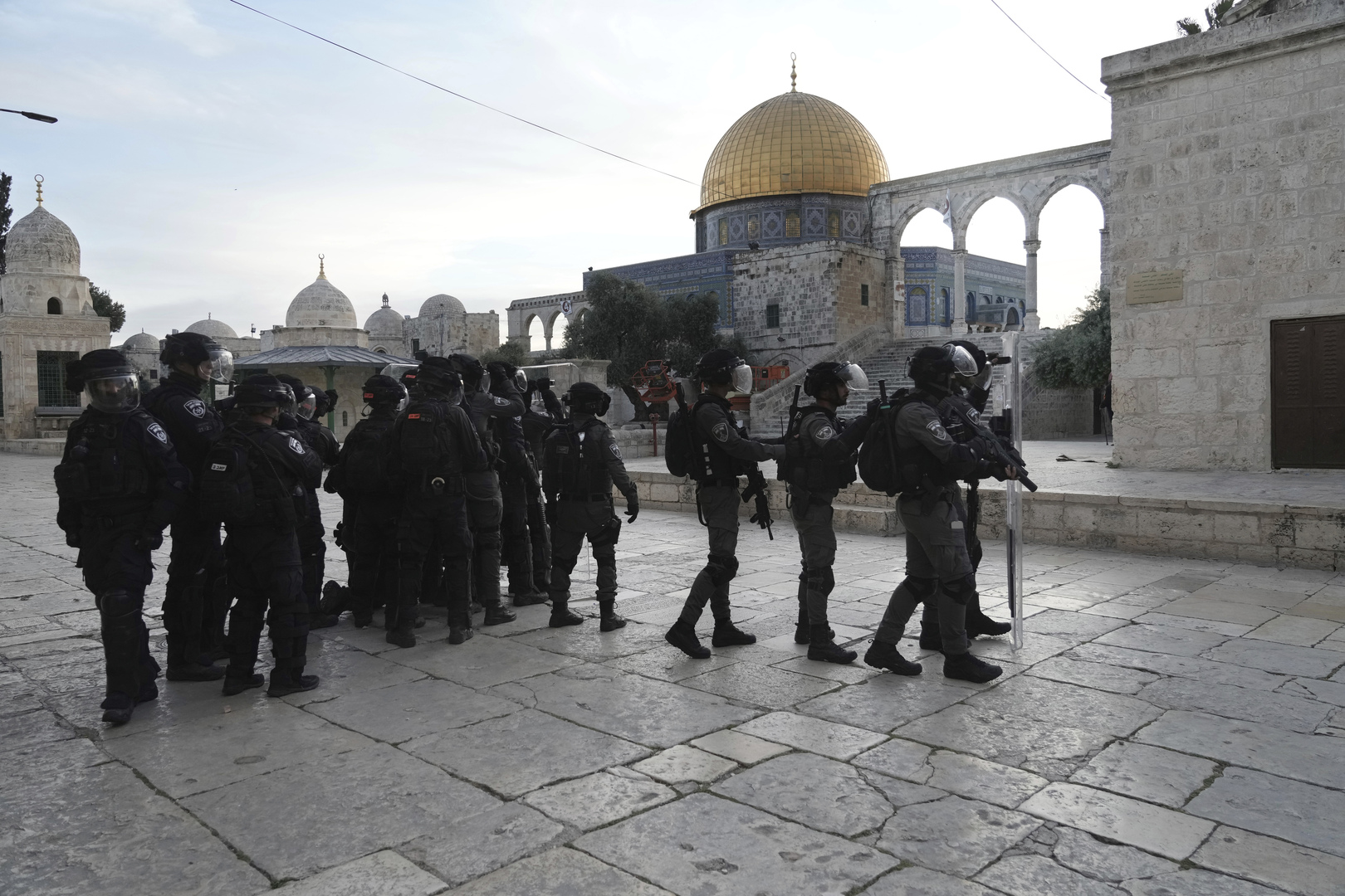 الرئاسة الفلسطينية: إسرائيل تستهتر بالمجتمع الدولي ولا يمكننا القبول بتدنيس المقدسات