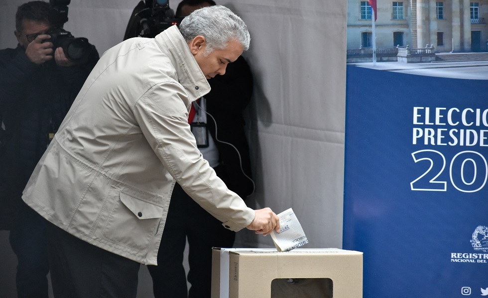 كولومبيا.. العثور على ثلاث عبوات ناسفة في يوم الانتخابات الرئاسية