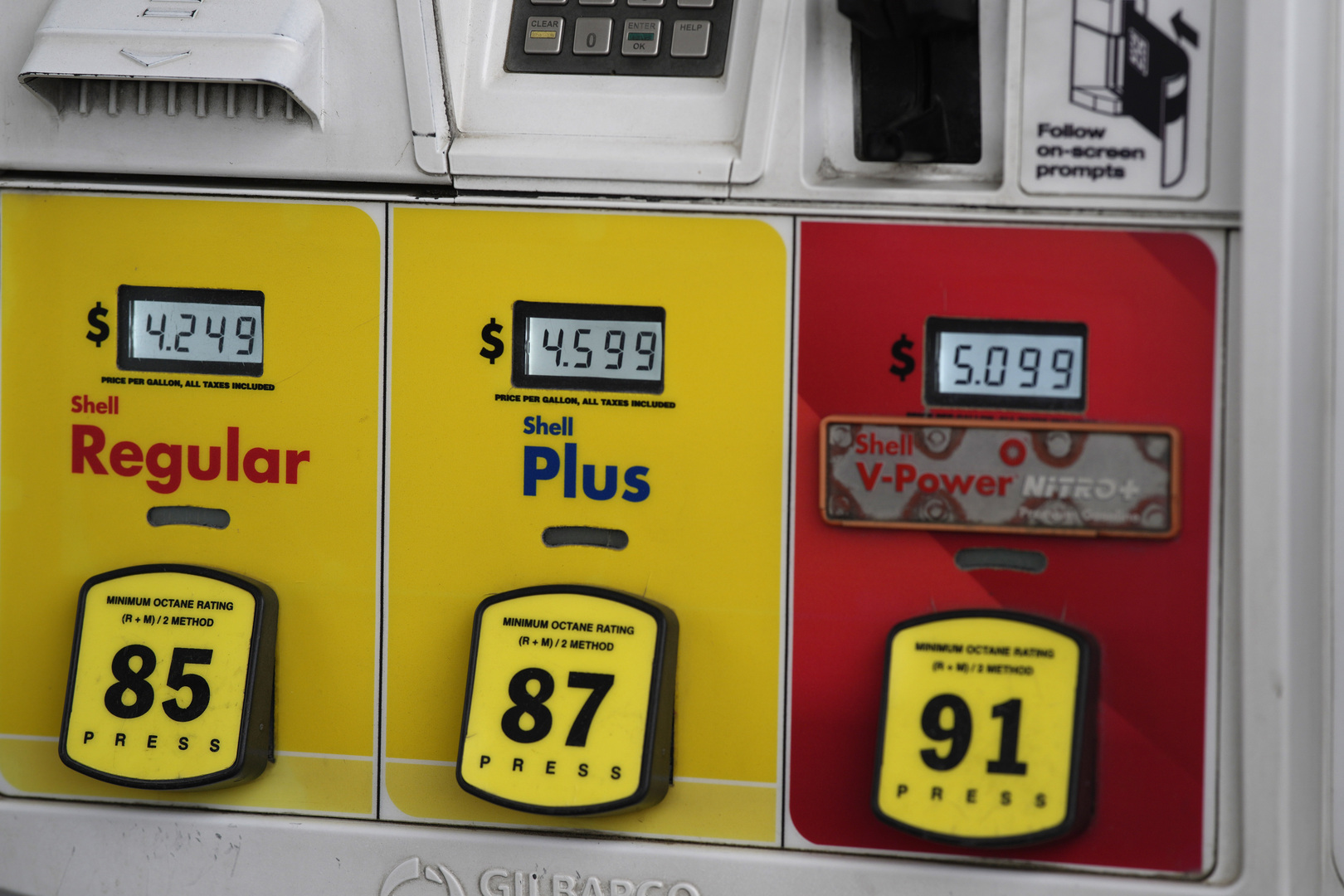 البيت الأبيض يحمّل بوتين مجددا مسؤولية ارتفاع أسعار البنزين في أمريكا
