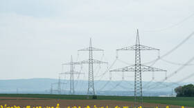 الأردن يتابع سير العمل بمشروع زيادة كميات الكهرباء المصدرة لفلسطين