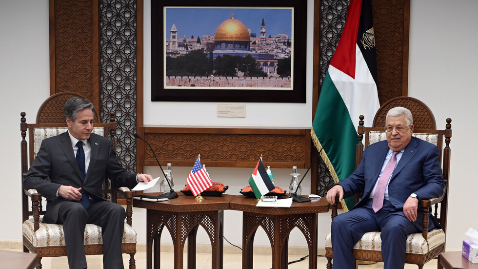 عباس لبلينكن: سنتخذ إجراءات لمواجهة التصعيد الإسرائيلي في ظل الصمت الأمريكي على هذه الاستفزازات